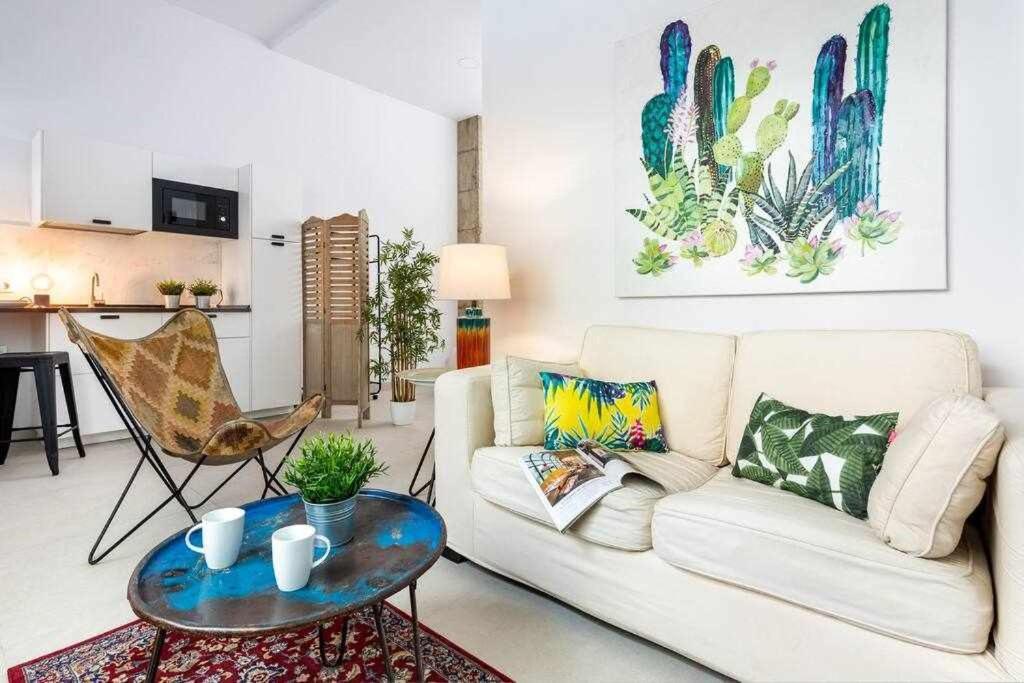 Monkeys Apartments Pinoloft Nuevo Torneo Севилья Экстерьер фото